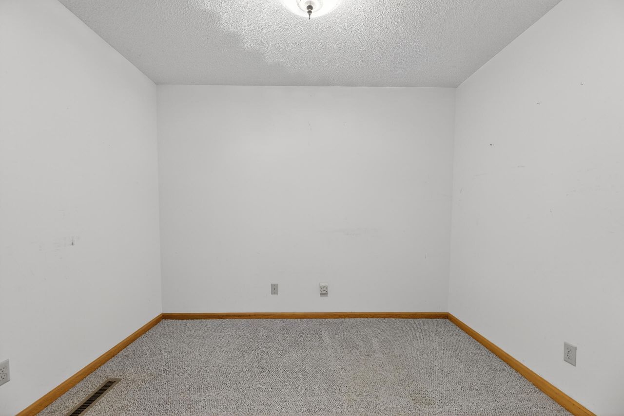 1086 St Julien Drive Photo 25