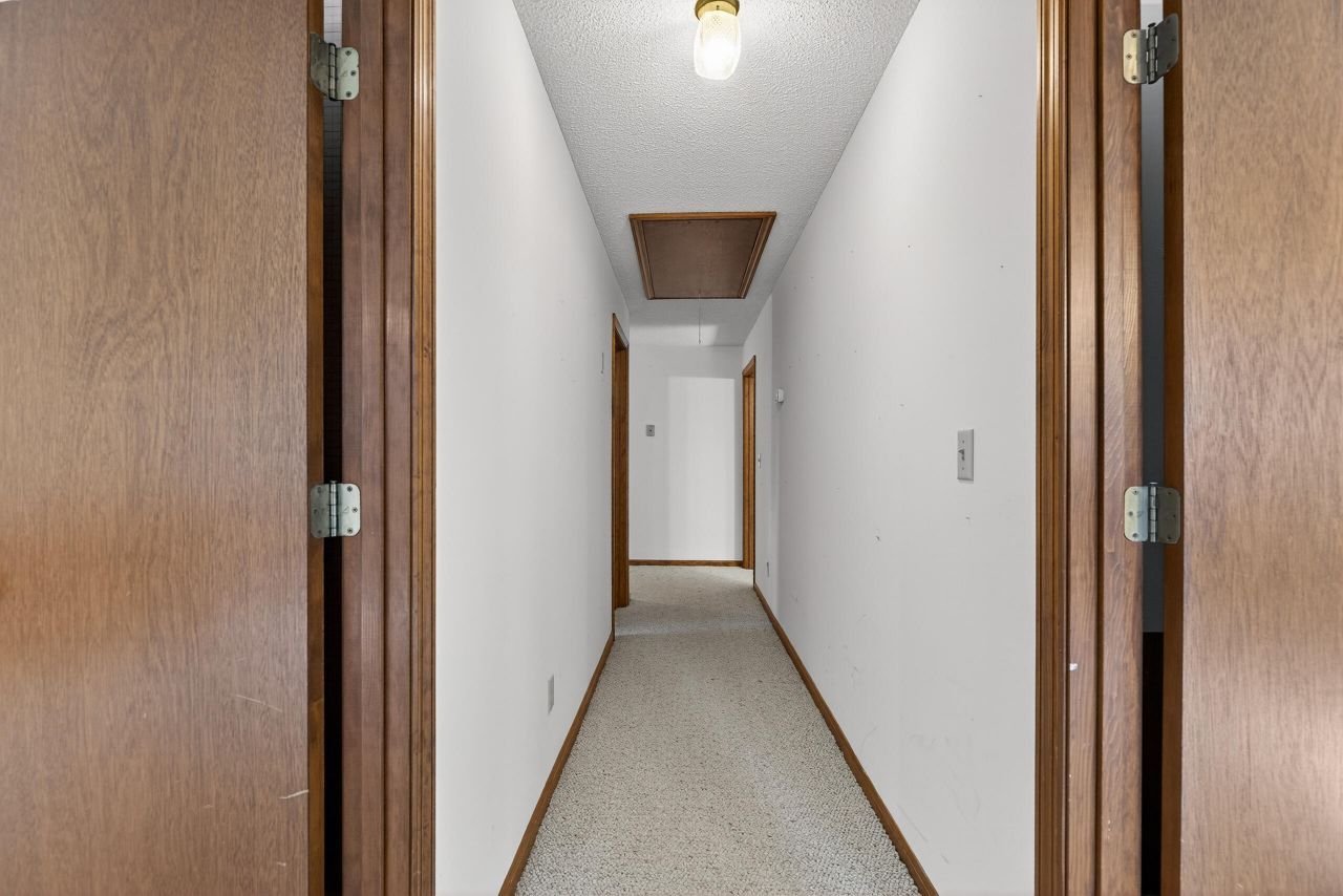 1086 St Julien Drive Photo 44