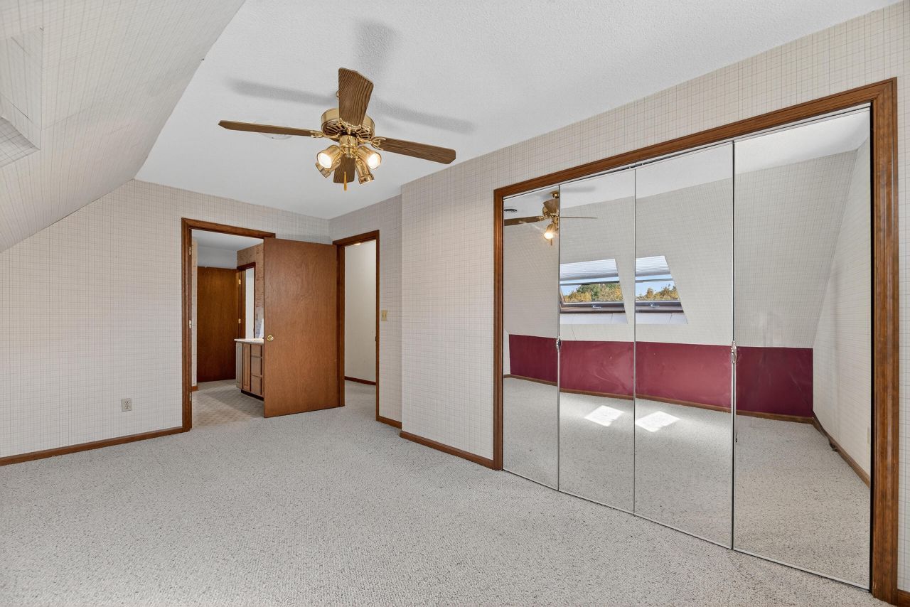 1086 St Julien Drive Photo 48