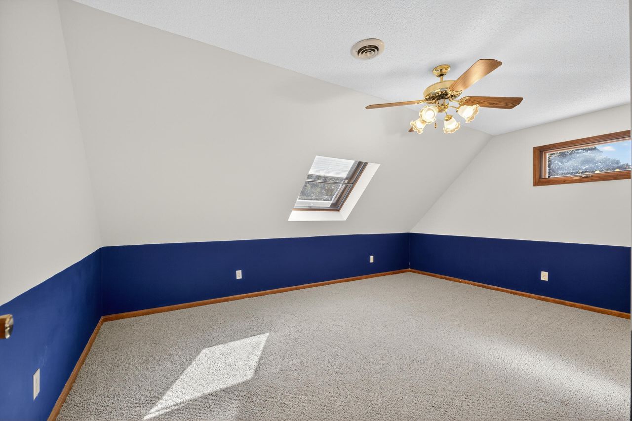 1086 St Julien Drive Photo 49