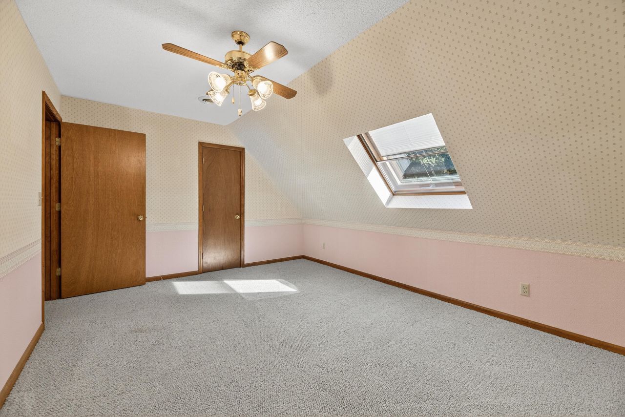 1086 St Julien Drive Photo 52