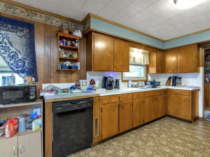 518 Snyder Drive, Loudonville, OH 44842 Photo 12