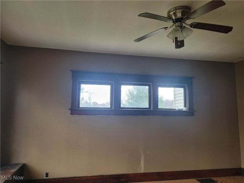 545 E Market Street, Cadiz, OH 43907 Photo 14