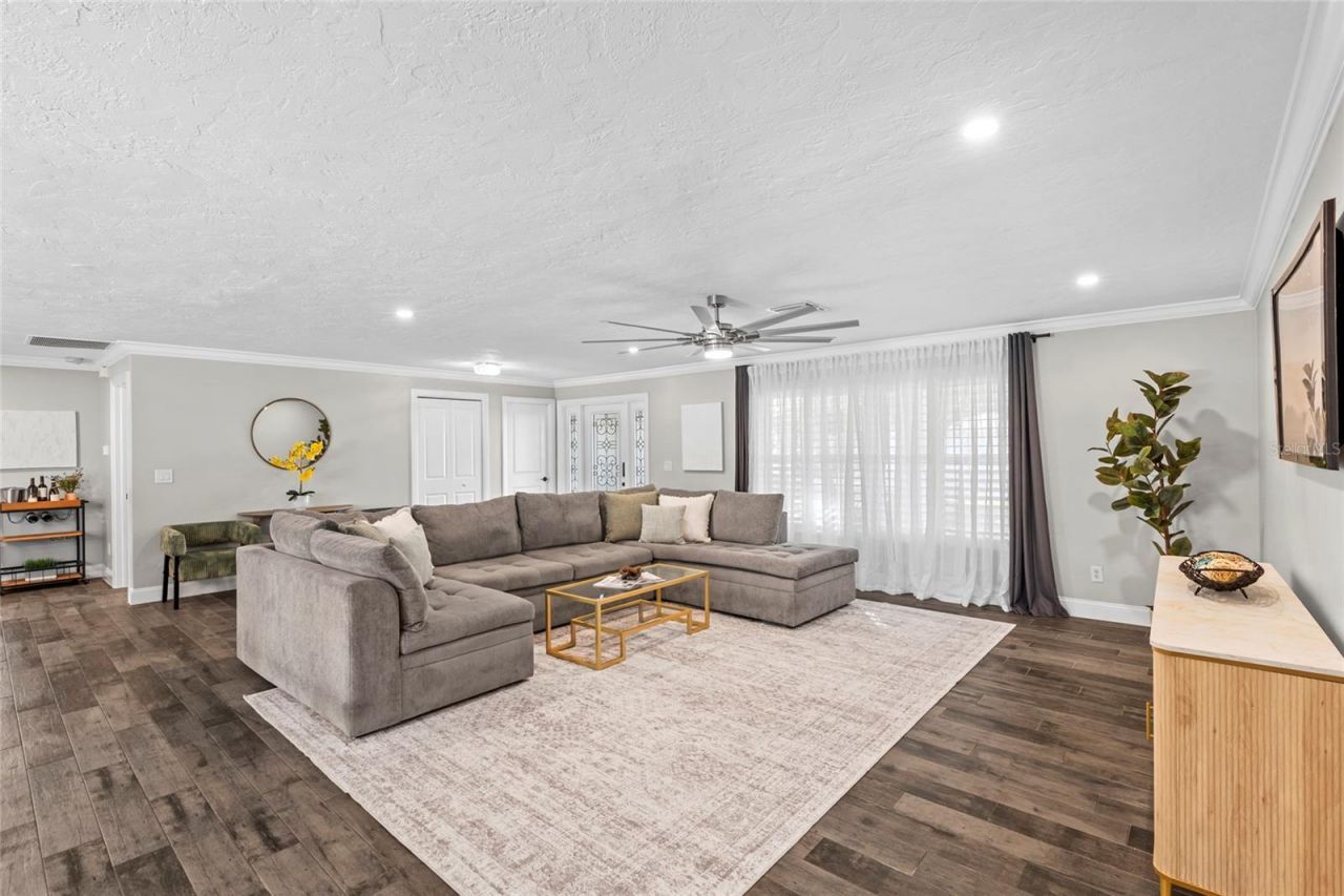 4592 40th Street S, Saint Petersburg, FL 33711 Photo