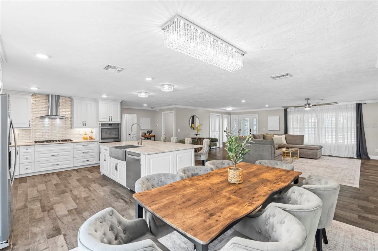 4592 40th Street S, Saint Petersburg, FL 33711 Photo