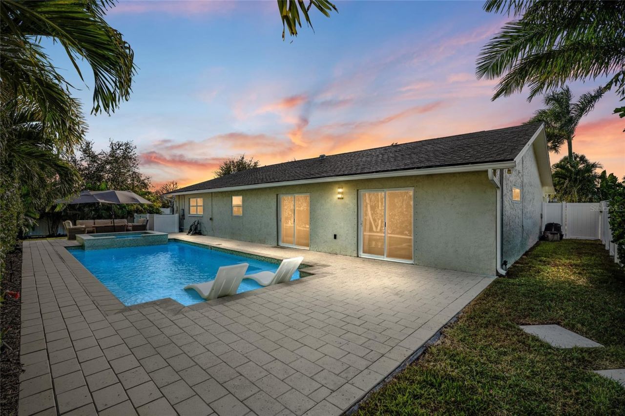 4592 40th Street S, Saint Petersburg, FL 33711 Photo