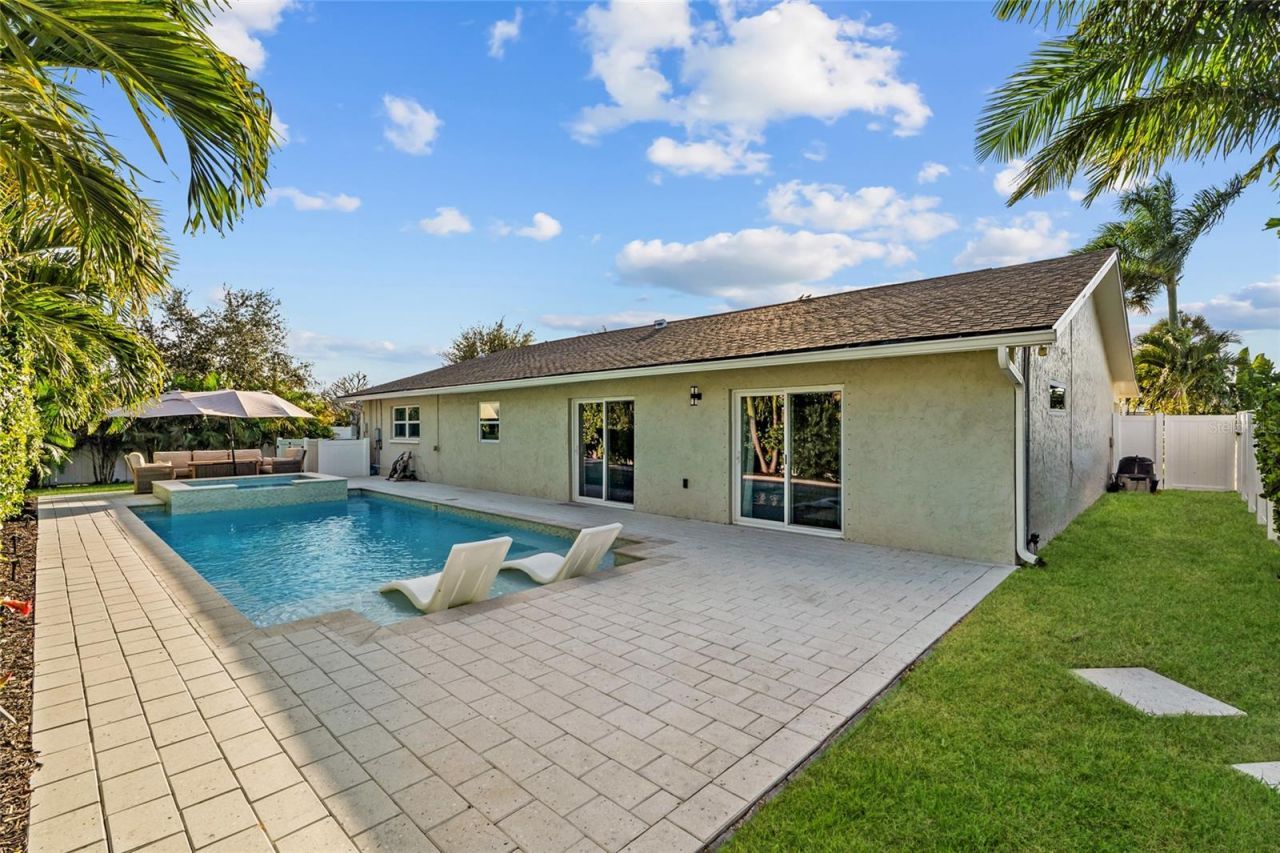 4592 40th Street S, Saint Petersburg, FL 33711 Photo