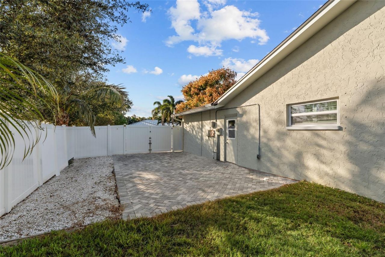 4592 40th Street S, Saint Petersburg, FL 33711 Photo