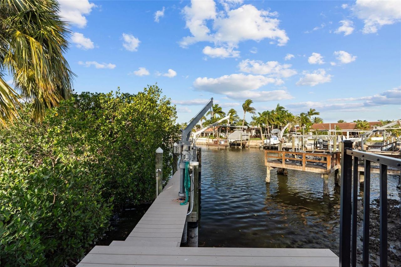 4592 40th Street S, Saint Petersburg, FL 33711 Photo