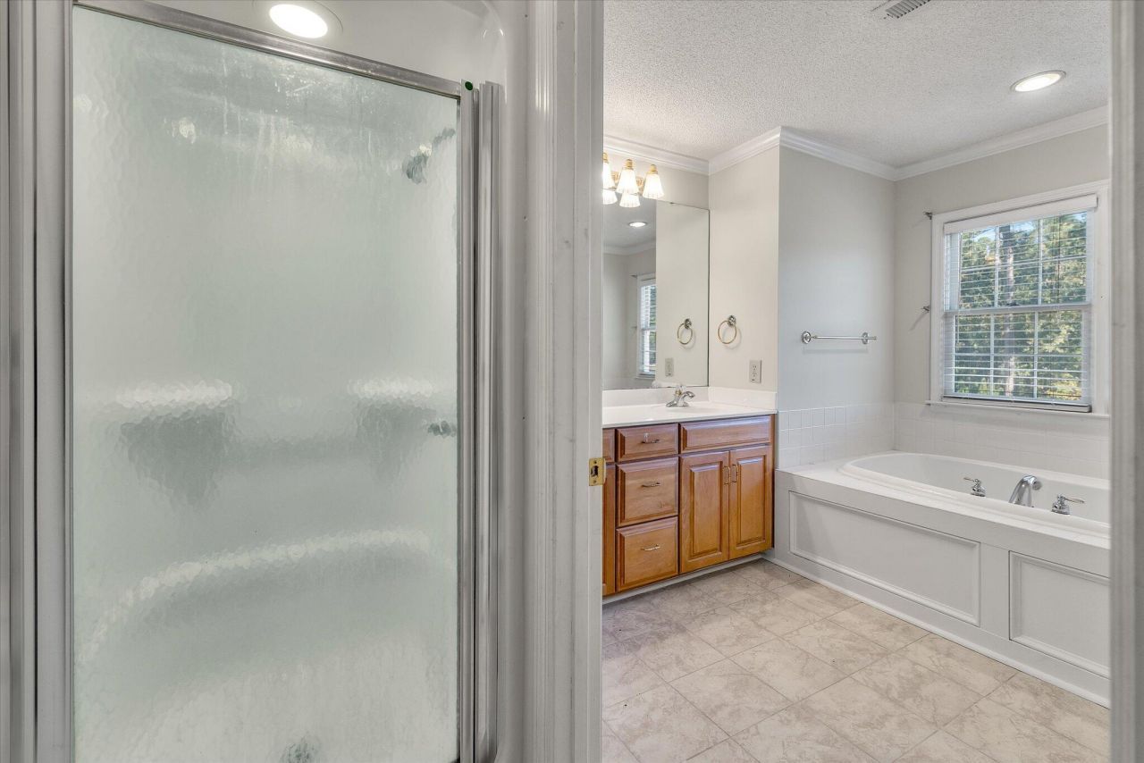 1004 Devonshire Drive Photo 24