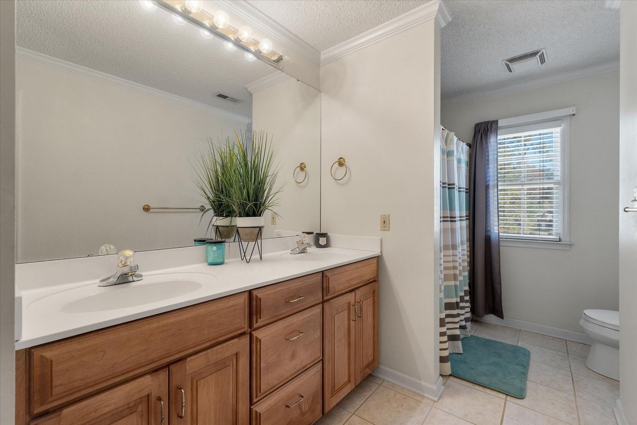 1004 Devonshire Drive Photo 27