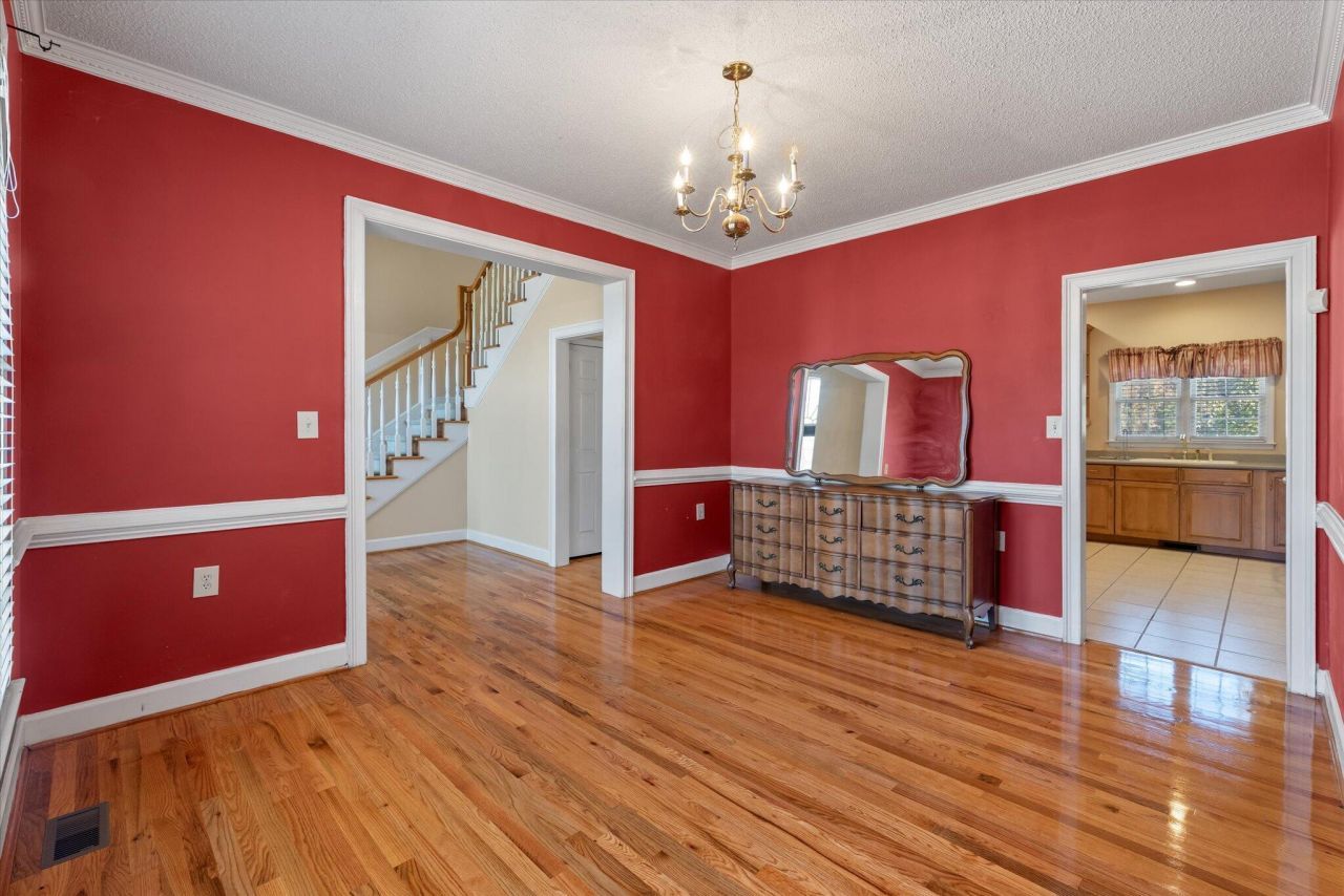 1004 Devonshire Drive Photo 6