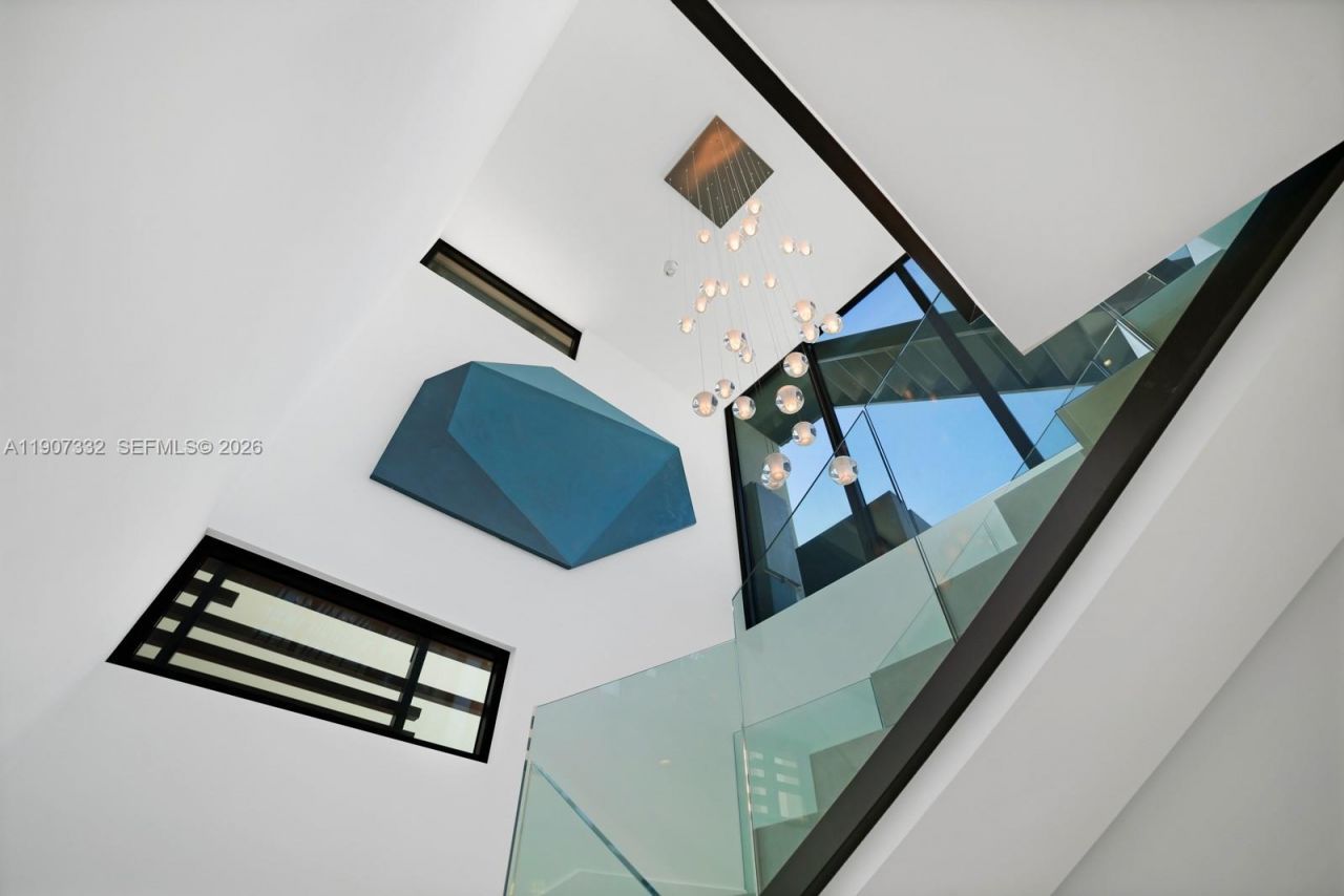 7845 Atlantic Way, Miami Beach, FL 33141 Photo