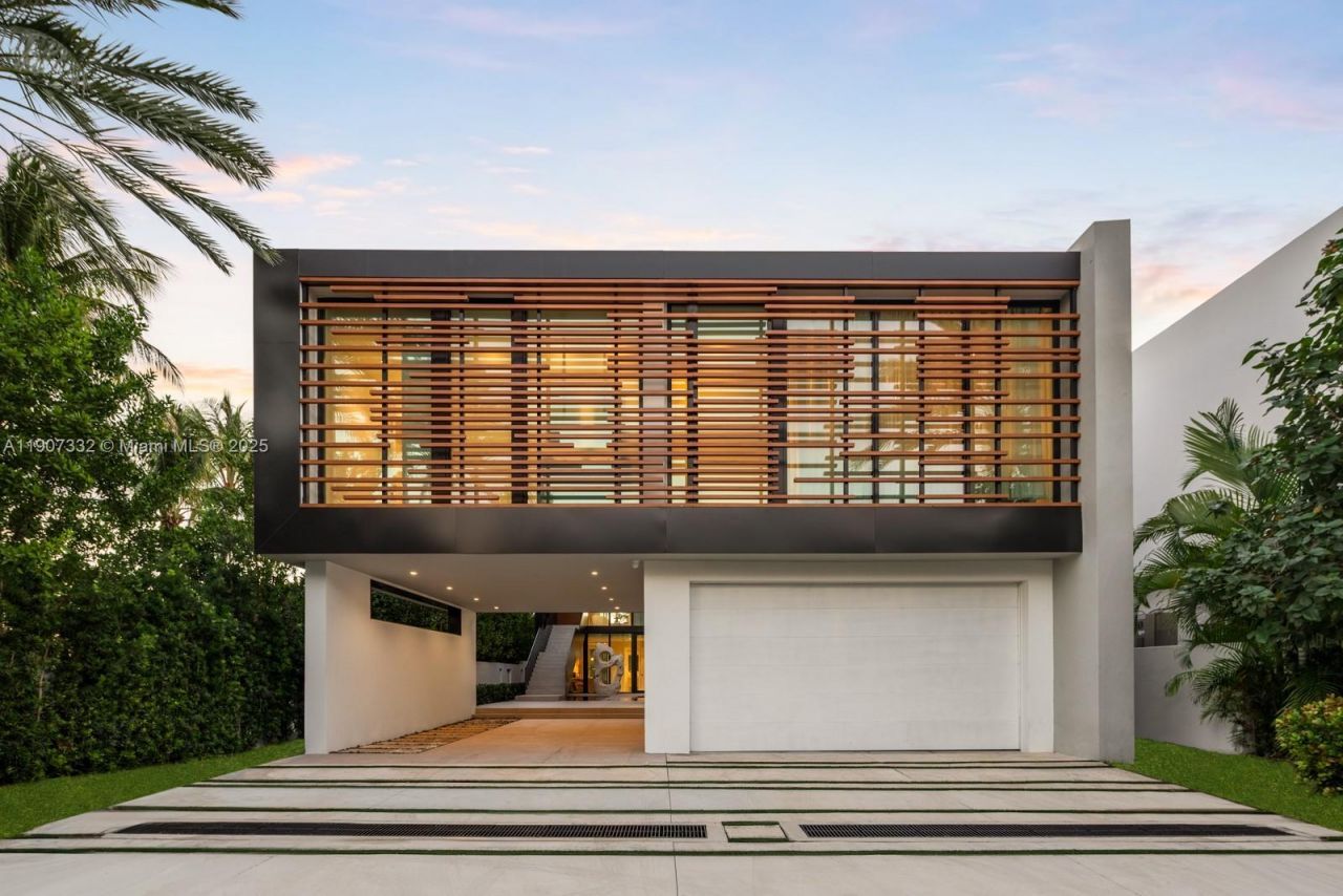 7845 Atlantic Way, Miami Beach, FL 33141 Photo