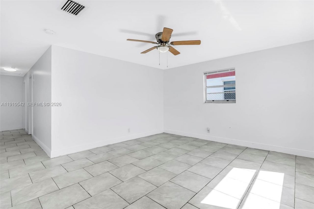 1296 W 36th St, Riviera Beach, FL 33404 Photo