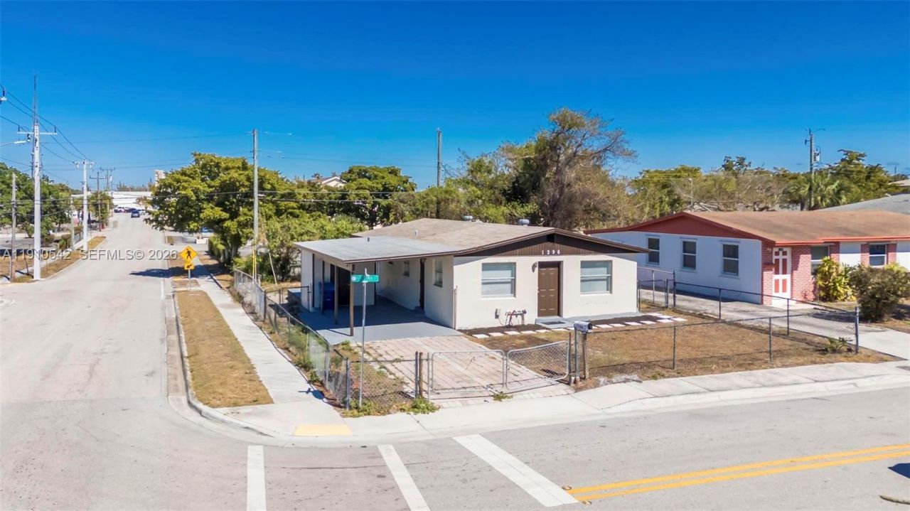 1296 W 36th St, Riviera Beach, FL 33404 Photo