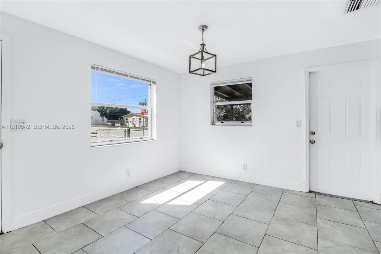 1296 W 36th St, Riviera Beach, FL 33404 Photo