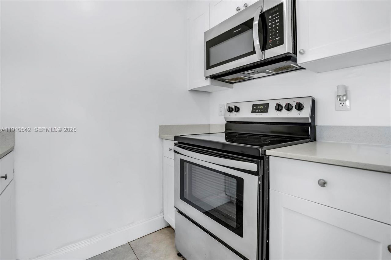 1296 W 36th St, Riviera Beach, FL 33404 Photo