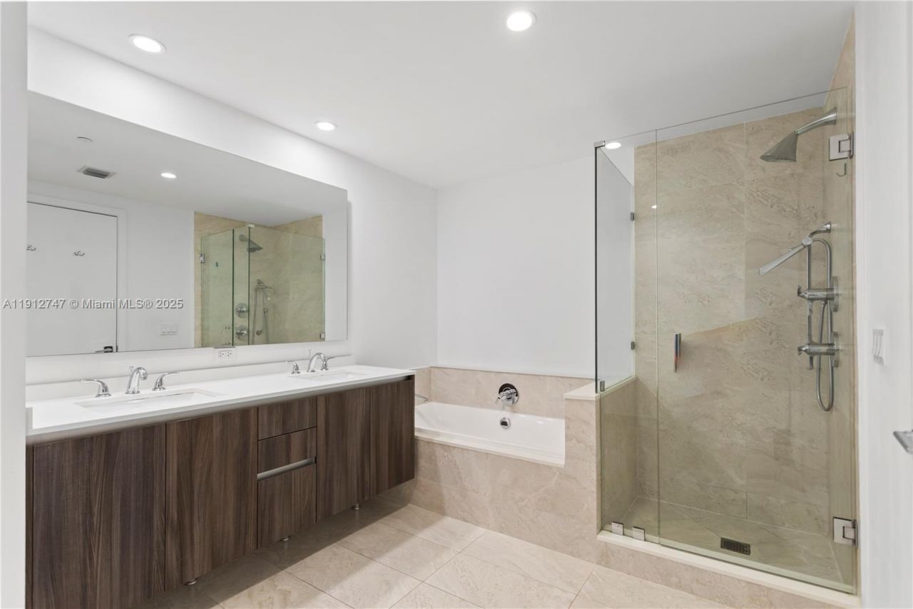 488 NE 18th St, Unit 3401, Miami, FL 33132 Photo