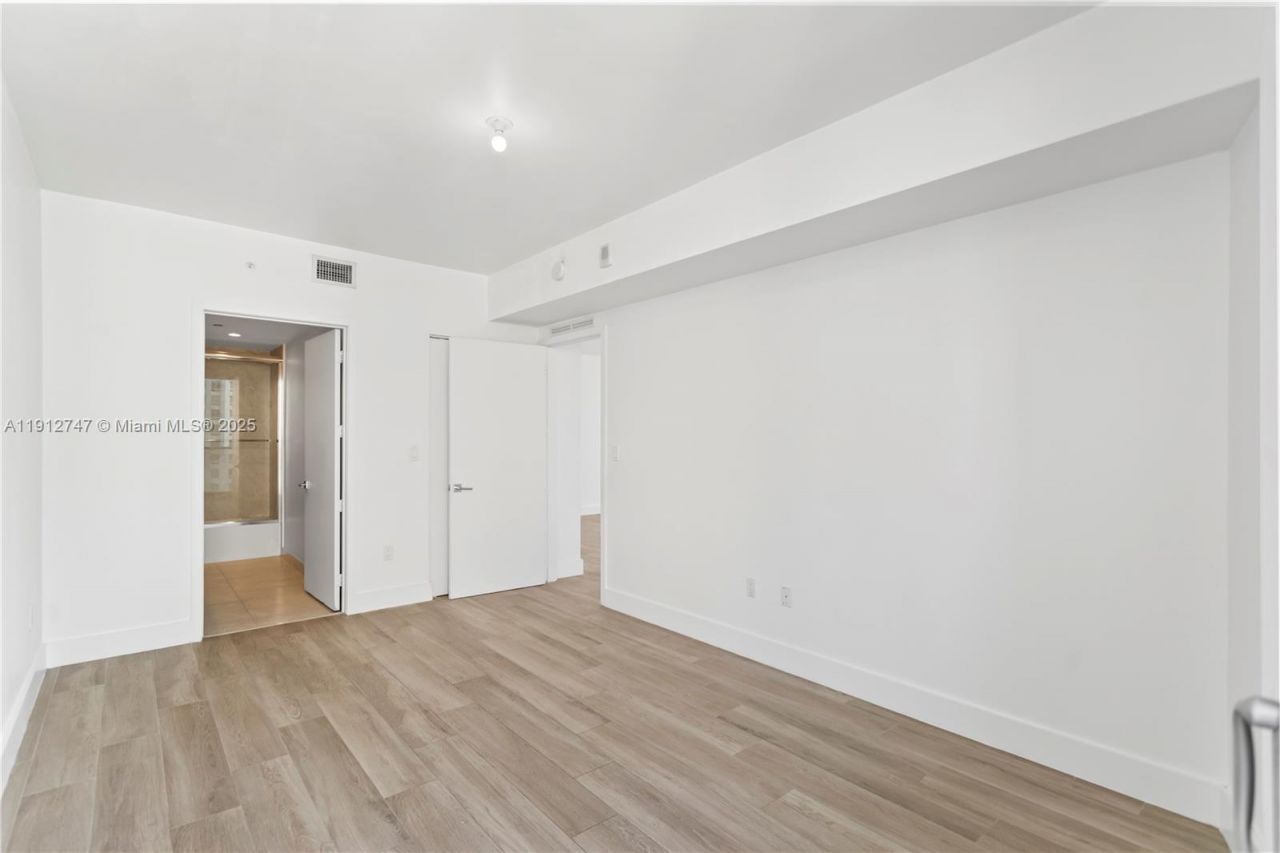 488 NE 18th St, Unit 3401, Miami, FL 33132 Photo