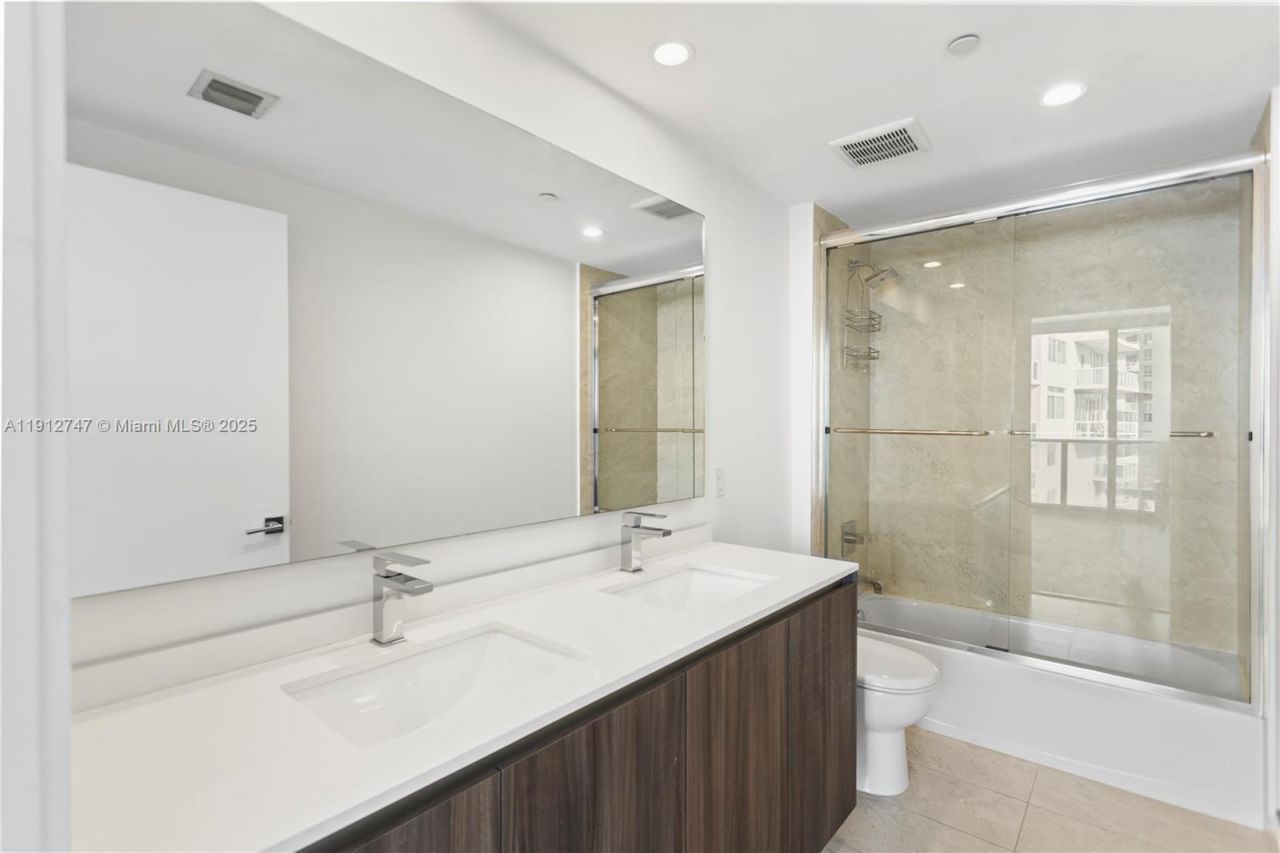 488 NE 18th St, Unit 3401, Miami, FL 33132 Photo