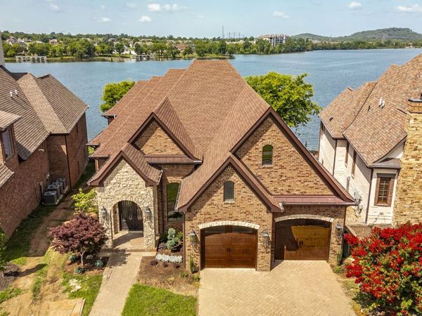 1132 Landing Pvt Ct, Gallatin, TN 37066