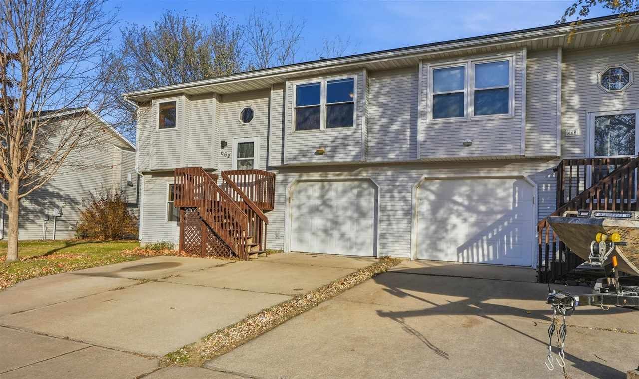 662 Molly Dr, North Liberty, IA 52317 Main Photo