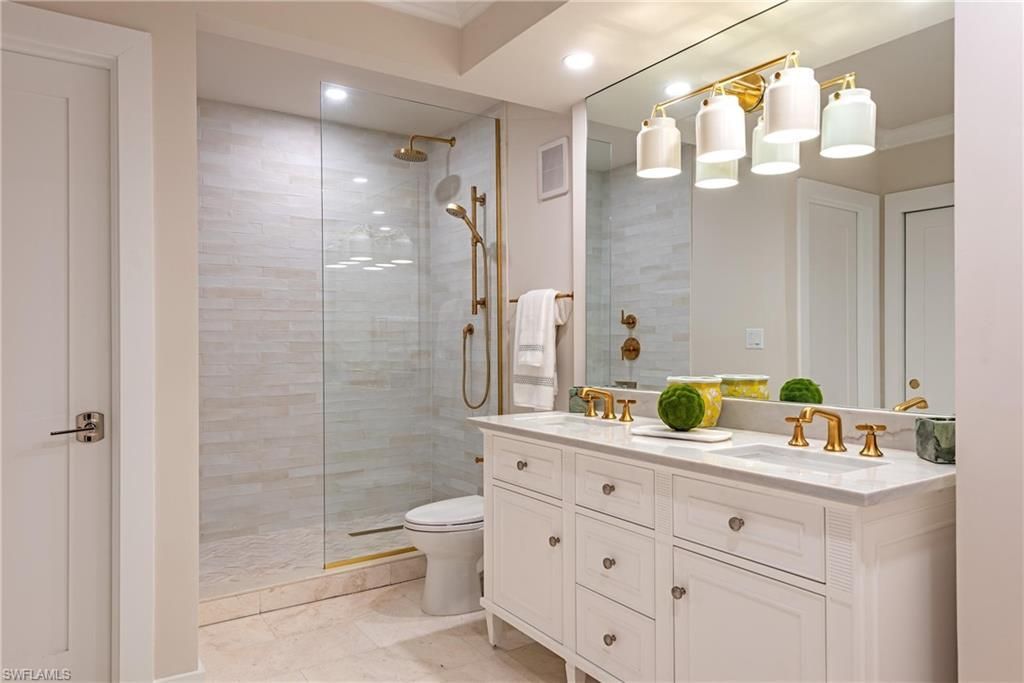 400 Park Shore Dr, Unit 304, Naples, FL 34103 Photo