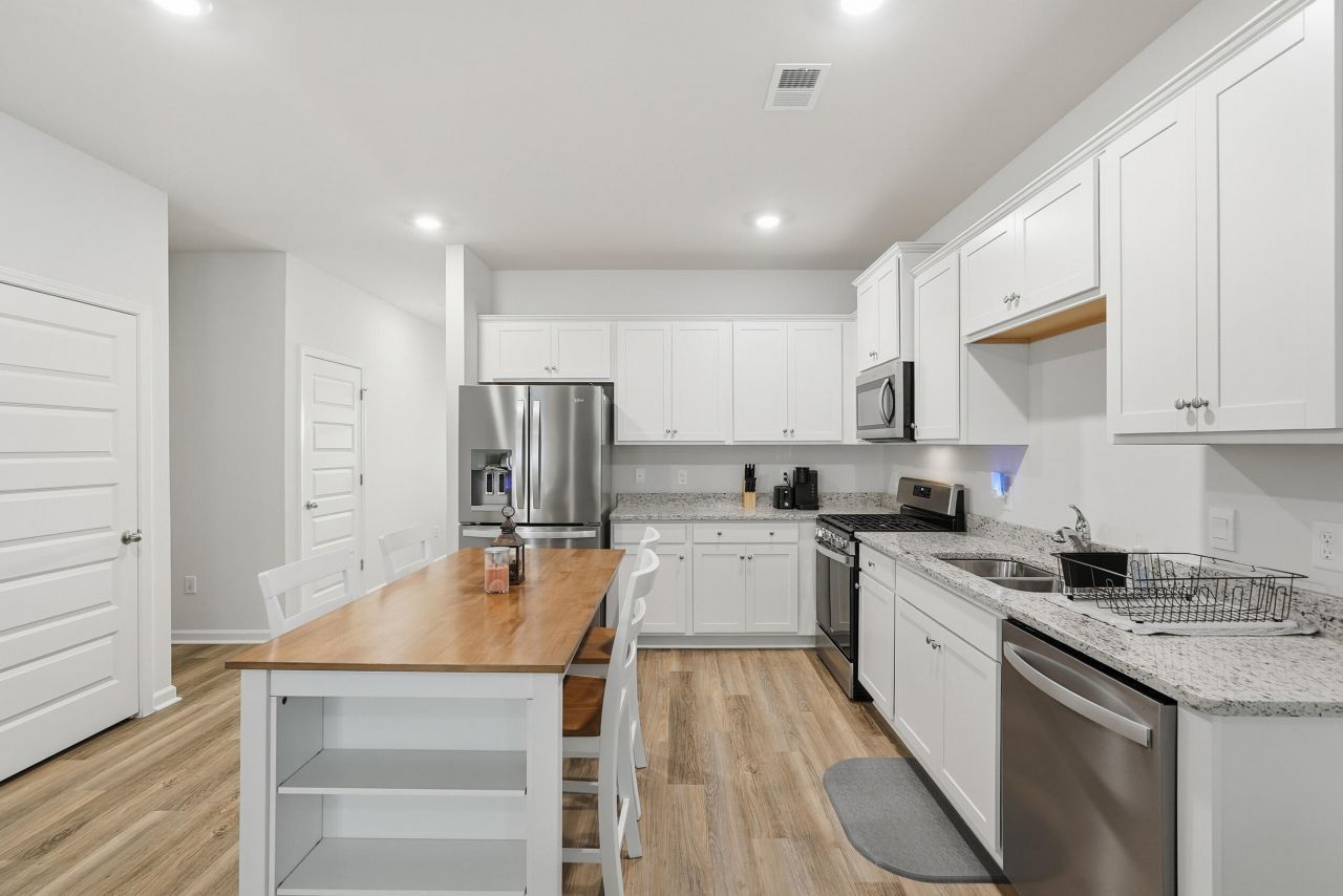 181 Holiday Street Photo 10