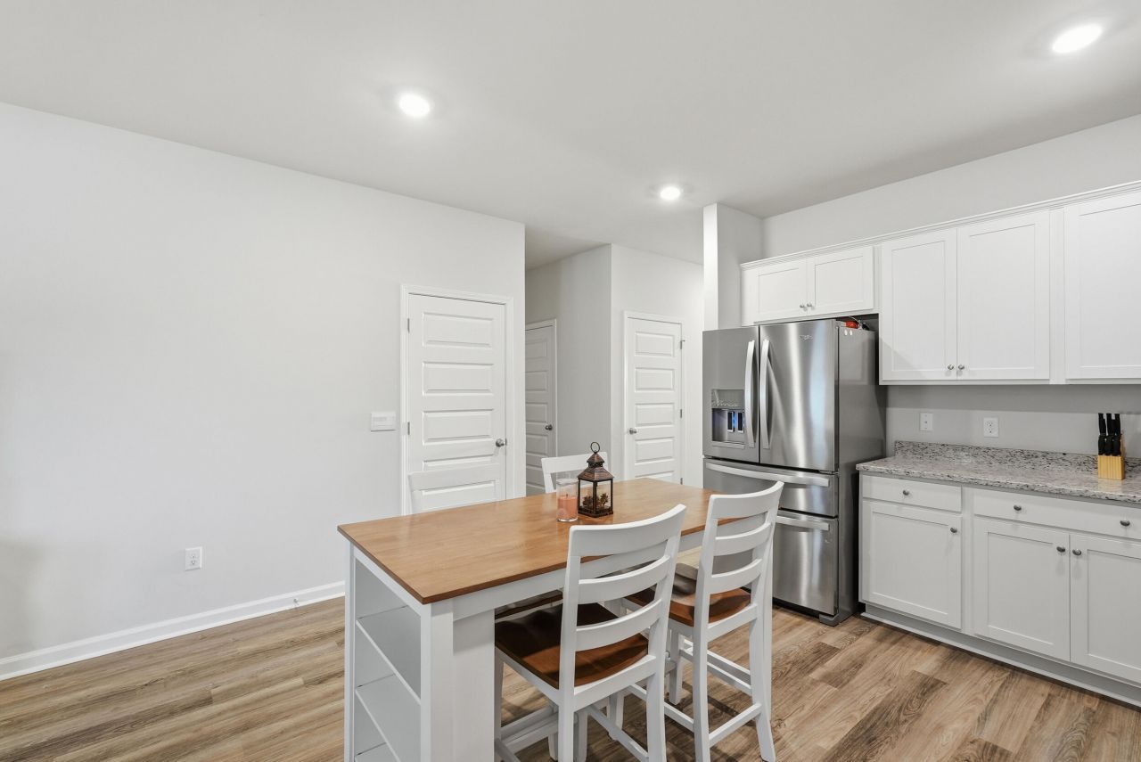 181 Holiday Street Photo 11