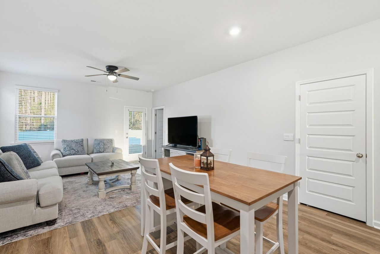 181 Holiday Street Photo 12