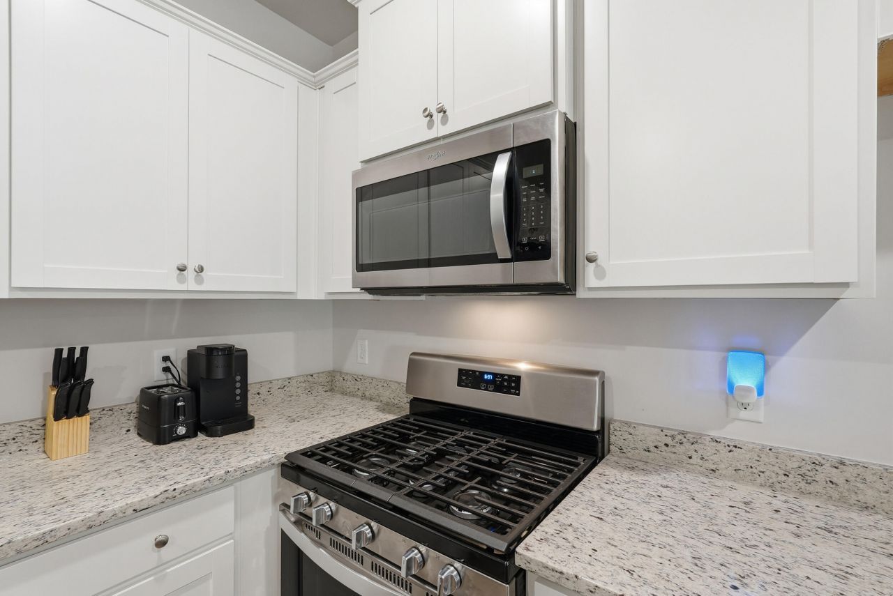 181 Holiday Street Photo 13