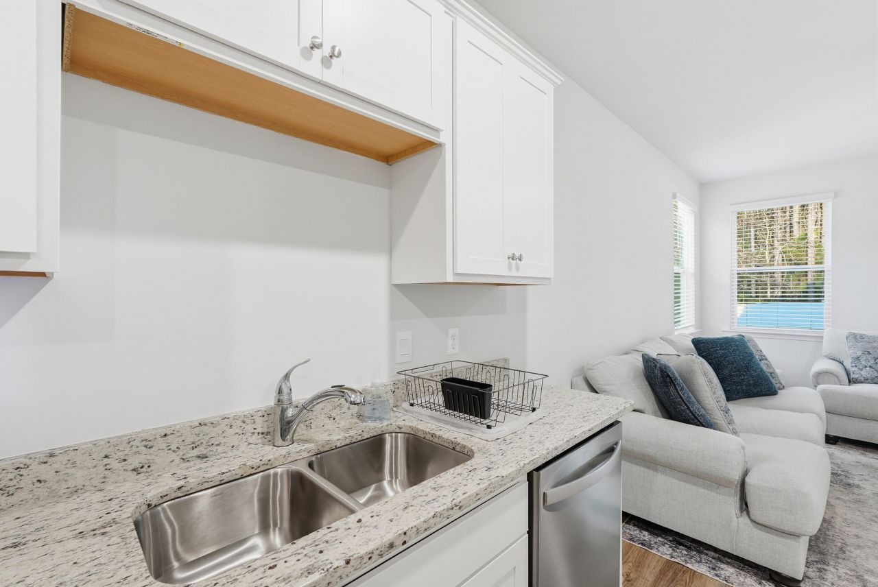 181 Holiday Street Photo 14