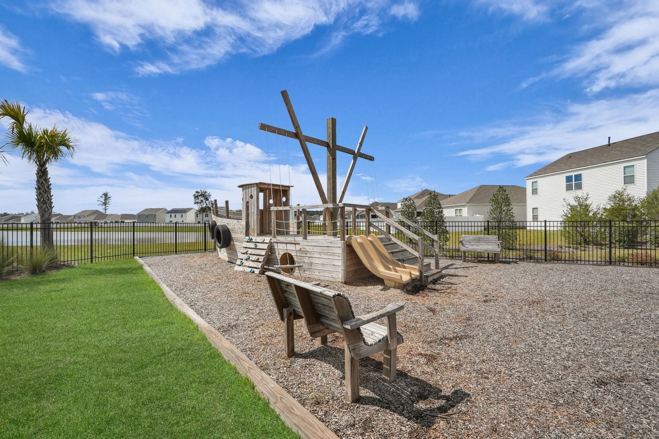 181 Holiday Street Photo 37