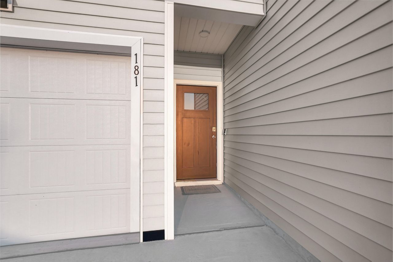 181 Holiday Street Photo 5