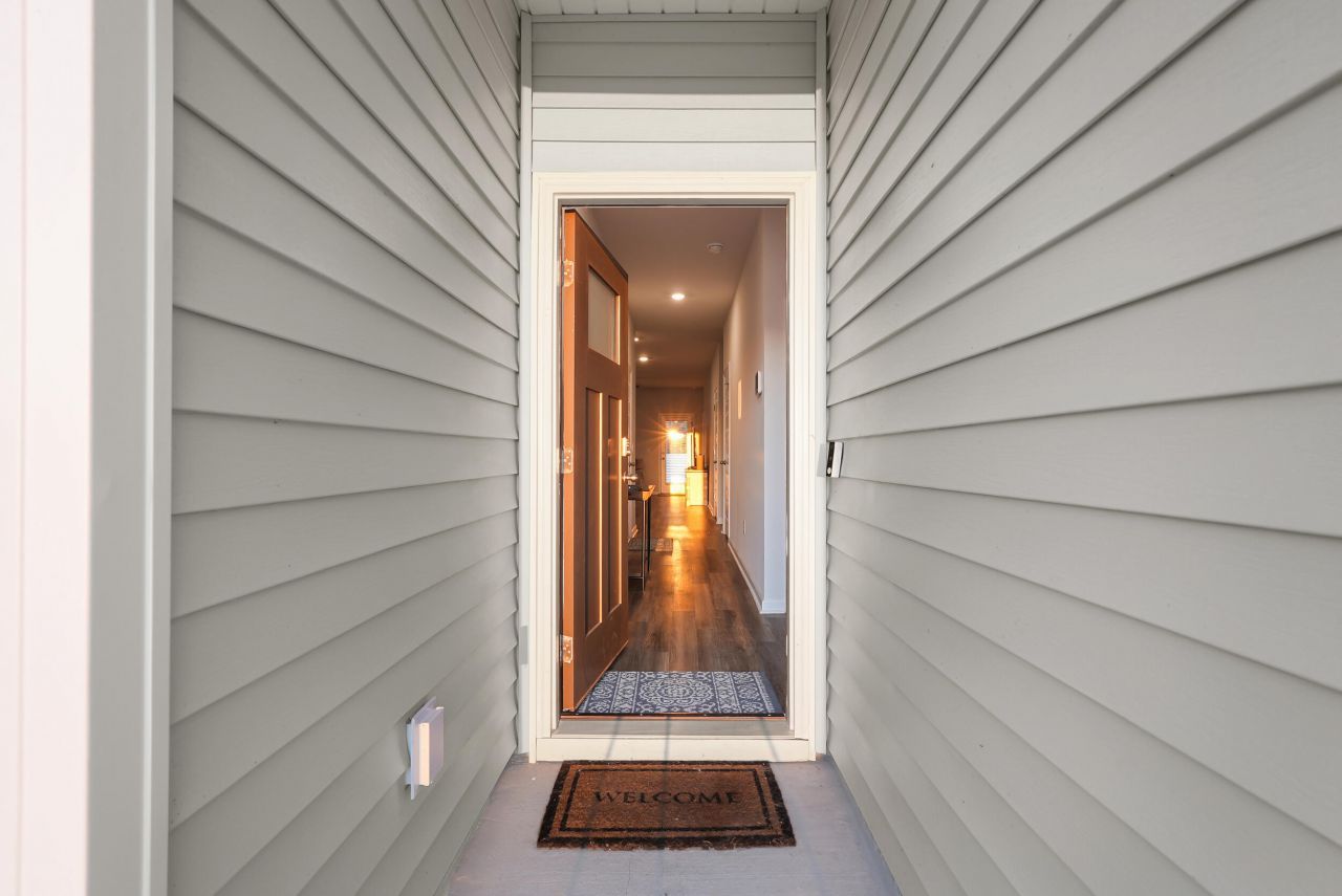 181 Holiday Street Photo 6