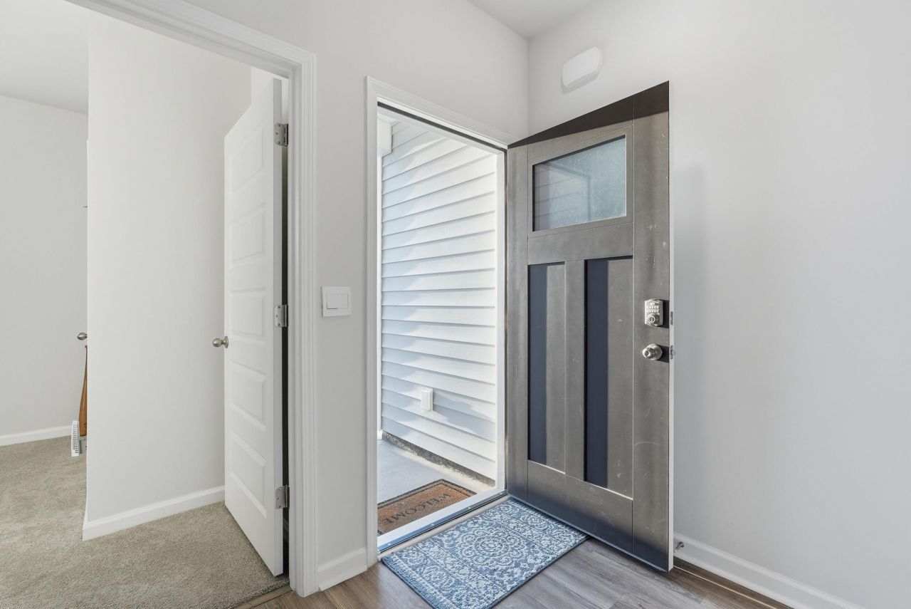 181 Holiday Street Photo 7