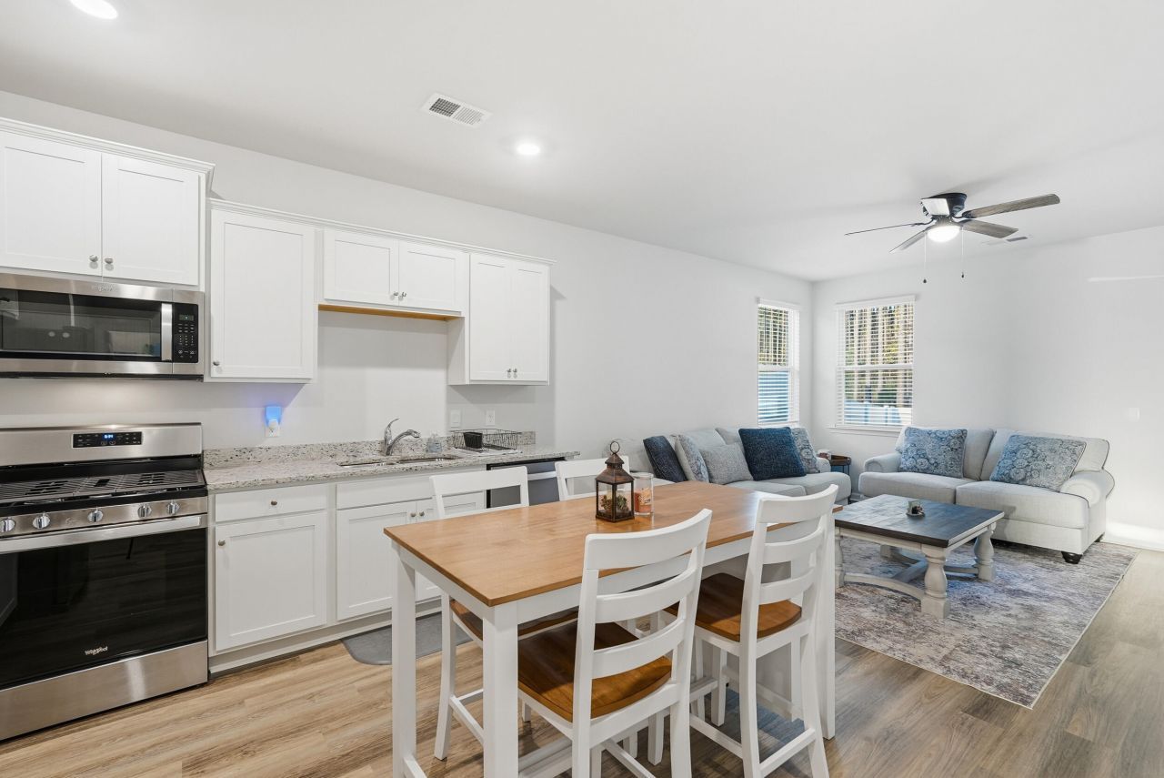 181 Holiday Street Photo 9