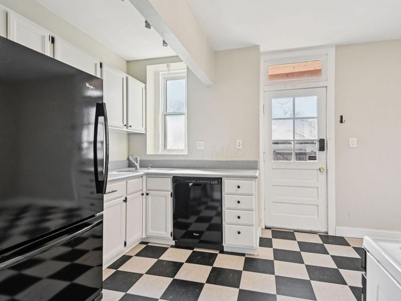 537 W 3rd Avenue, Columbus, OH 43201 Photo 11