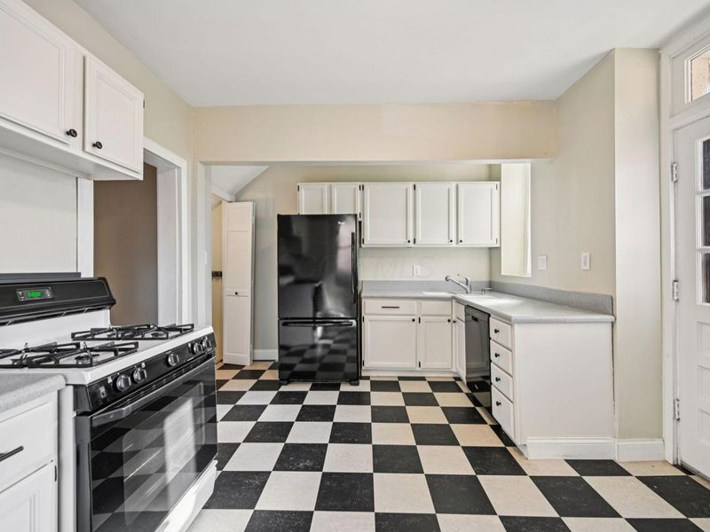 537 W 3rd Avenue, Columbus, OH 43201 Photo 12