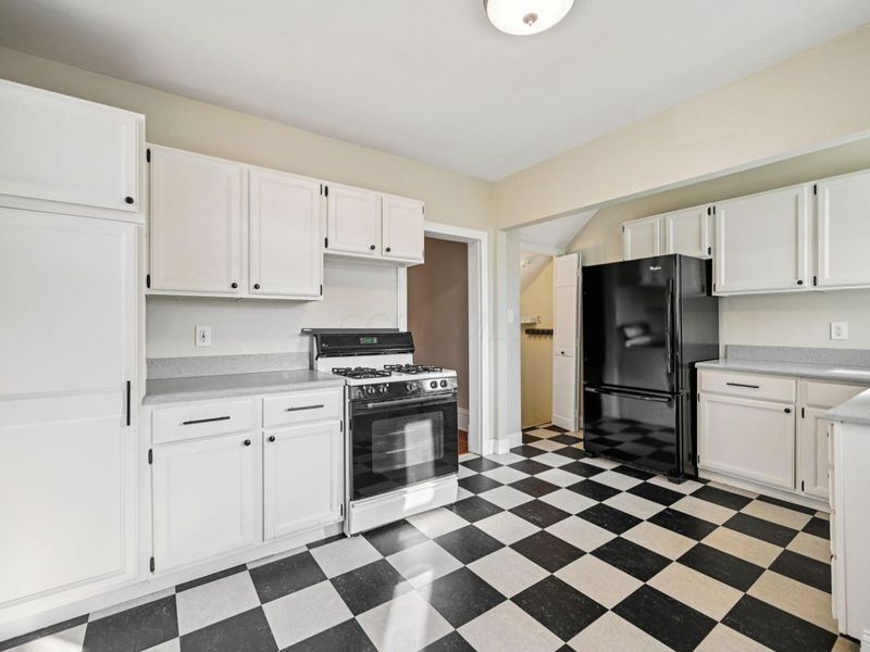 537 W 3rd Avenue, Columbus, OH 43201 Photo 13