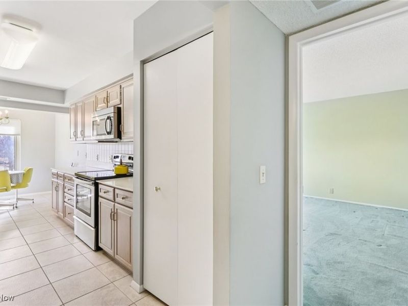 1006 Bunker Drive, Unit 204, Fairlawn, OH 44333 Photo 23