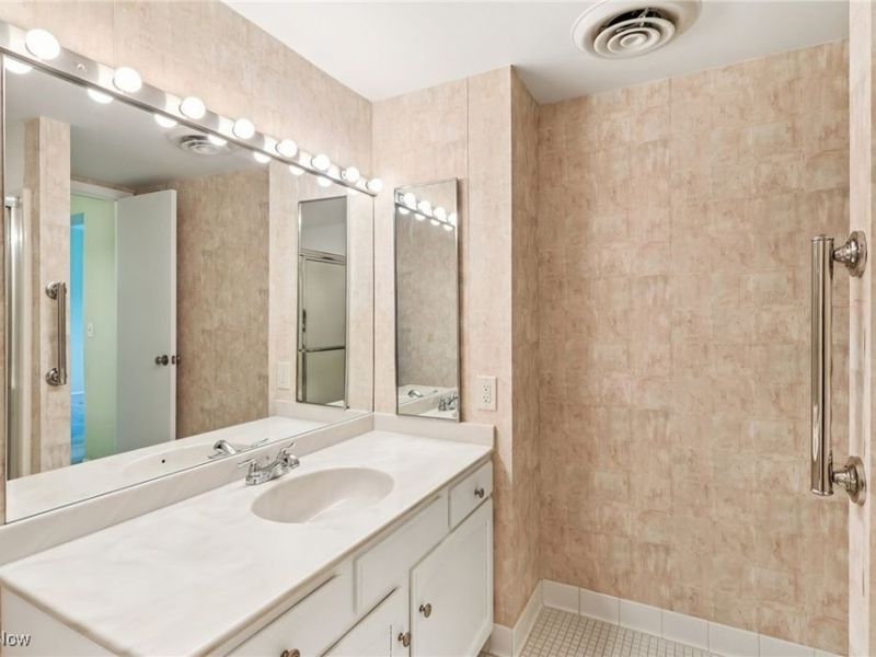 1006 Bunker Drive, Unit 204, Fairlawn, OH 44333 Photo 28