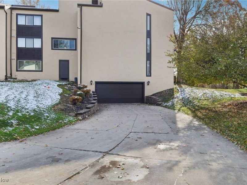 1006 Bunker Drive, Unit 204, Fairlawn, OH 44333 Photo 3