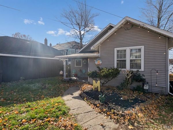 13056 Cussewago Drive, Fenton, MI 48430