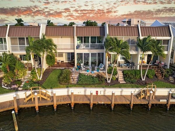 800 River Point DR, Unit 209, NAPLES, FL 34102