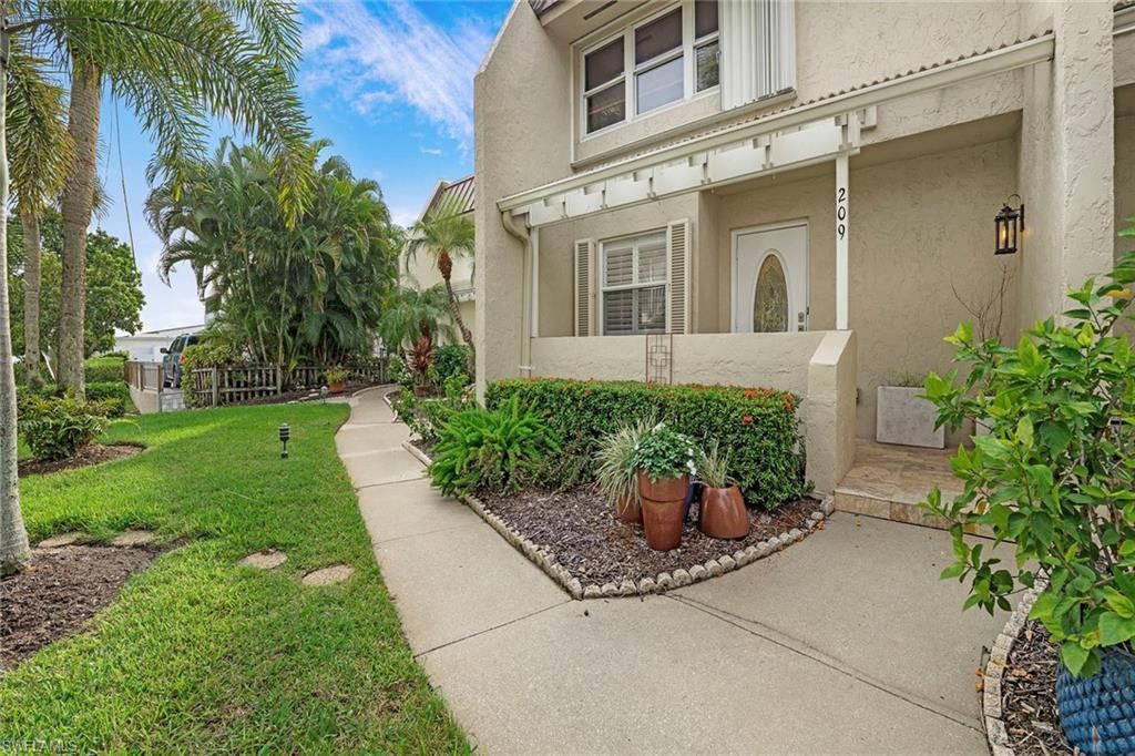 800 River Point Dr, Unit 209, Naples, FL 34102 Photo