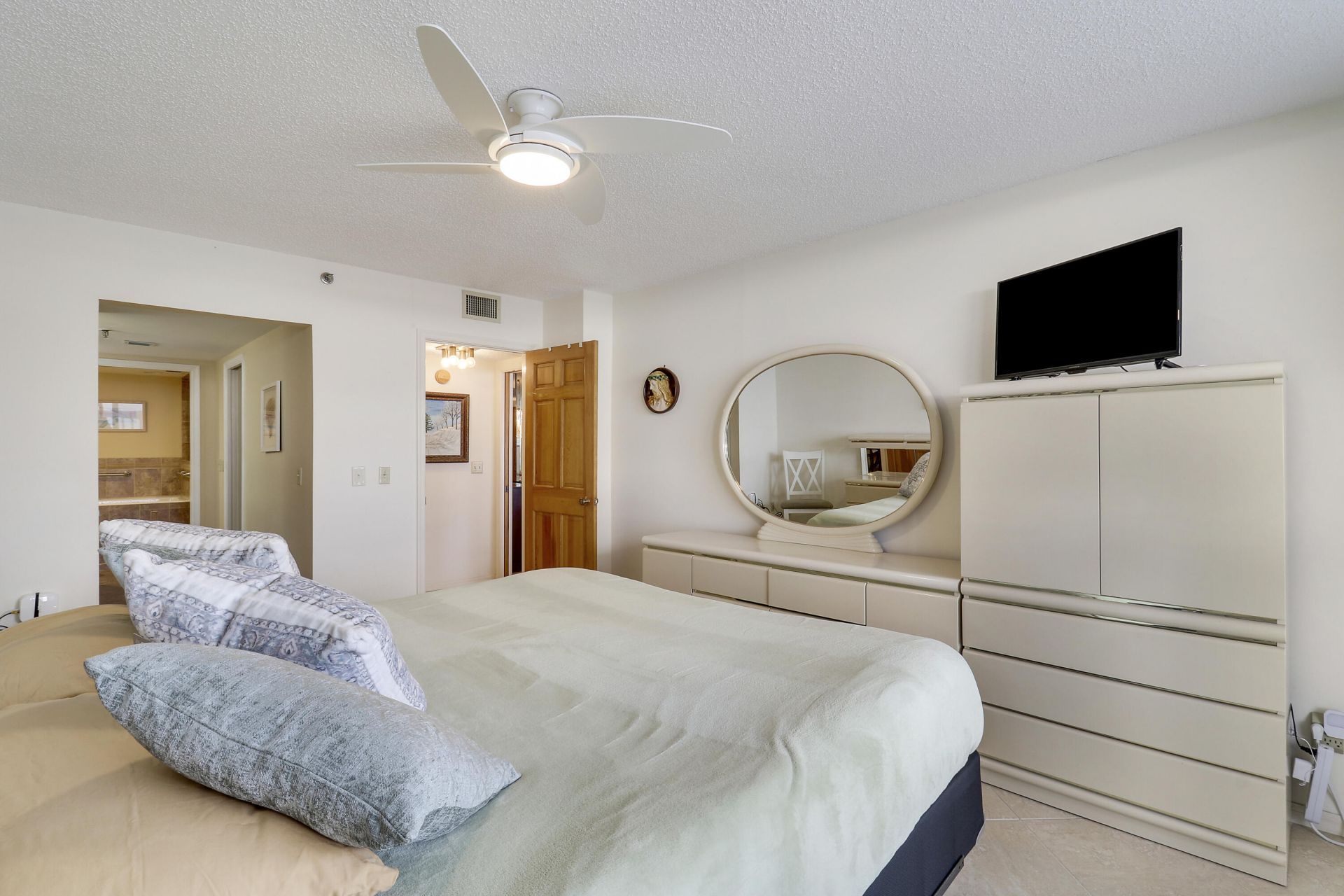 9960 S Ocean Drive, Unit 1802, Jensen Beach, FL 34957 Photo