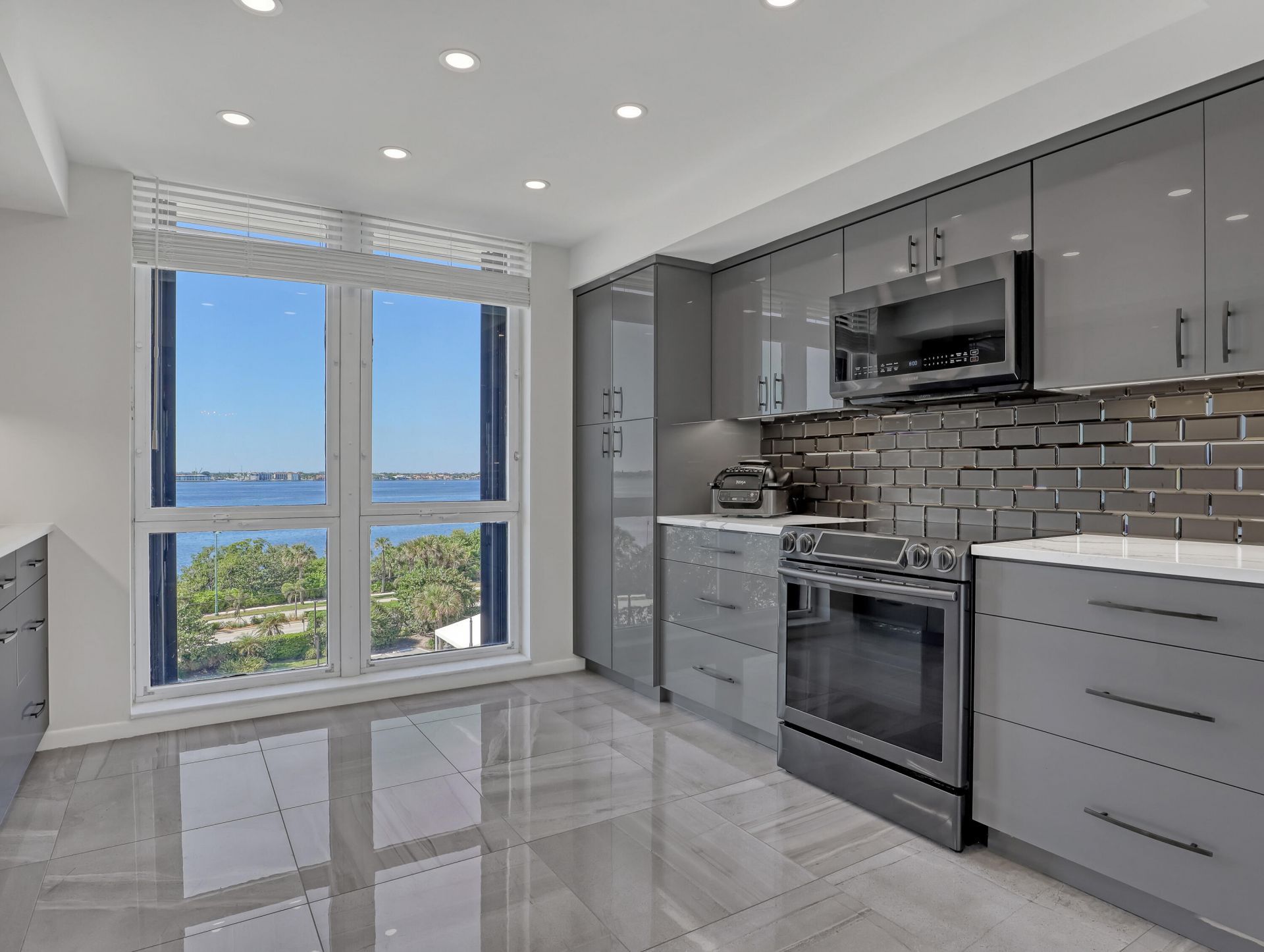 5380 N Ocean Drive, Unit 5g, Singer Island, FL 33404 Photo