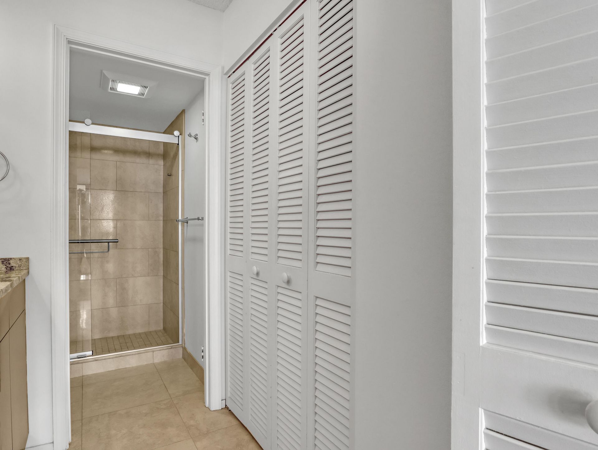 5380 N Ocean Drive, Unit 5g, Singer Island, FL 33404 Photo